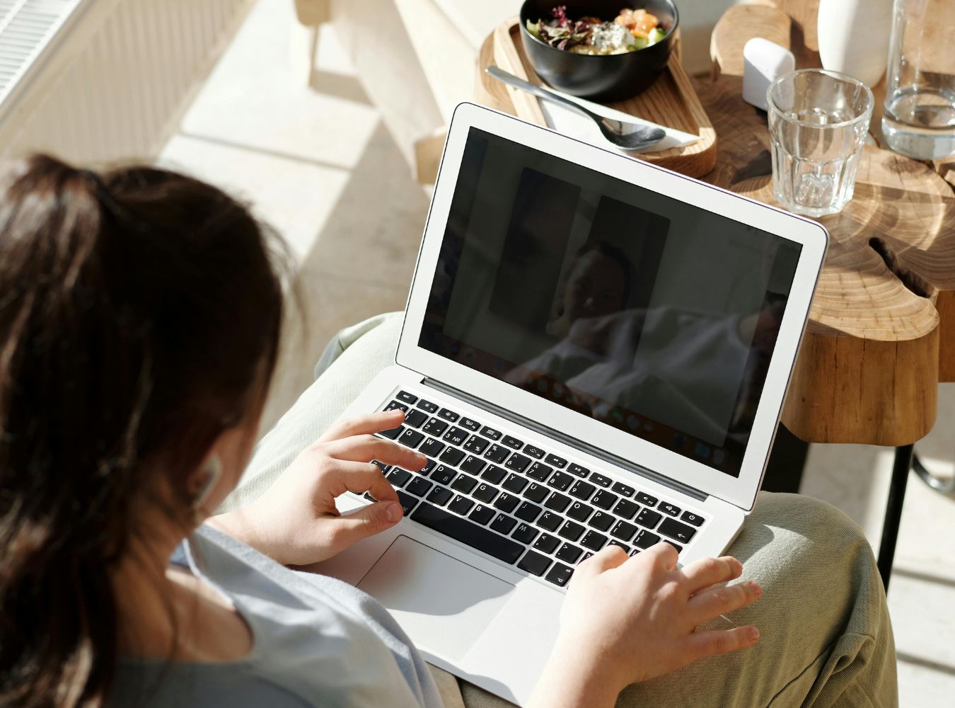 Online Business starten: 7 Möglichkeiten von zu Hause aus